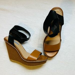 Steve Madden brown and black Velcro wedge sandal size 8.5.